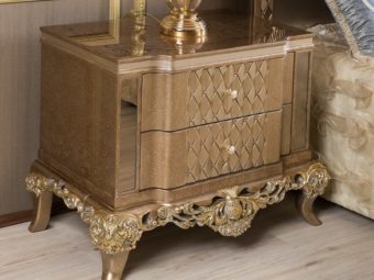 Прикроватные тумбы